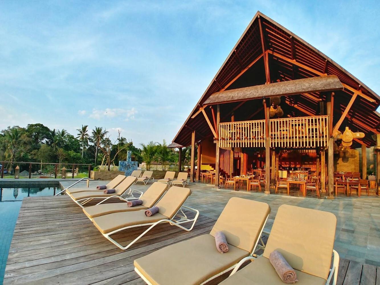 Tejaprana Bisma - Chse Certified Hotel Убуд Екстериор снимка The swimming pool at the resort