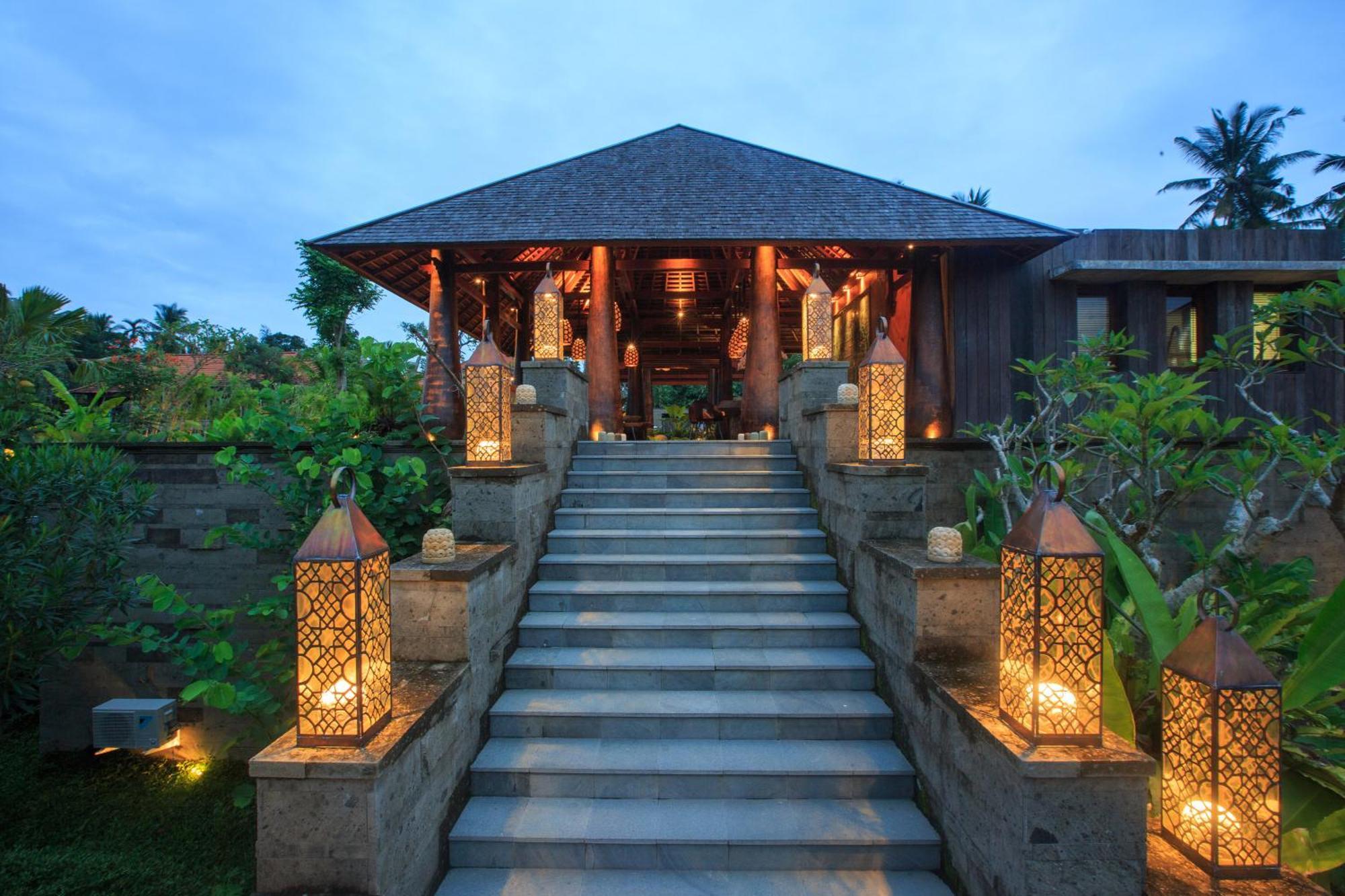Tejaprana Bisma - Chse Certified Hotel Убуд Екстериор снимка Entrance to the resort